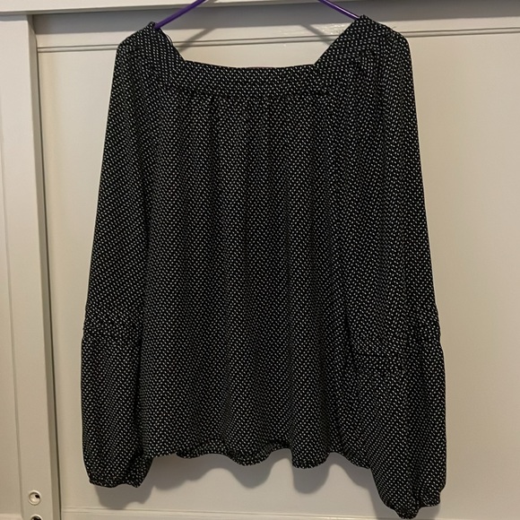 Elegant Lauren Conrad blouse - Picture 4 of 4